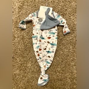 New with tags newborn gown with hat